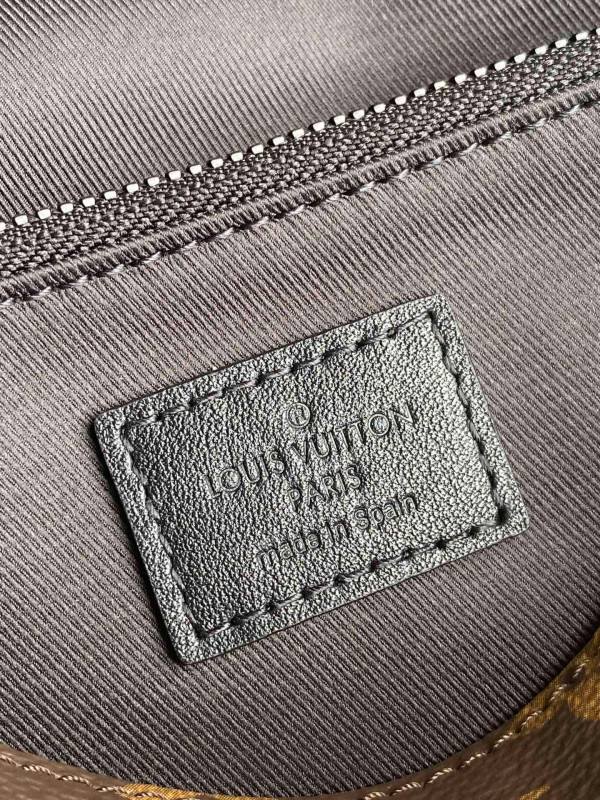 l0*is V*t0n s lock sling bag