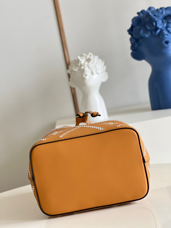 l0*is V*t0n nÉonoÉ bb