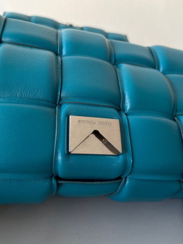 bo*te*ga Ve*ne*ta cassette