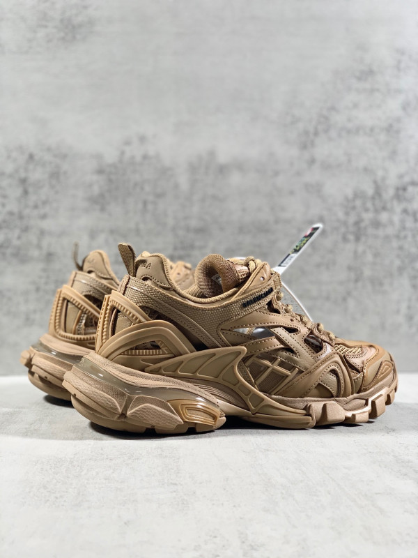 Ba*len*cia*ga track.2