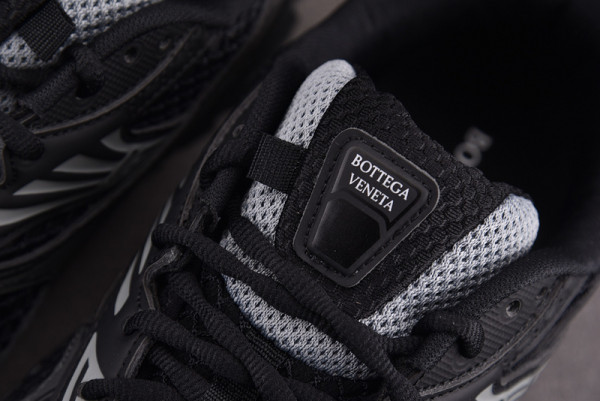 bo*te*ga Ve*ne*ta sneakers