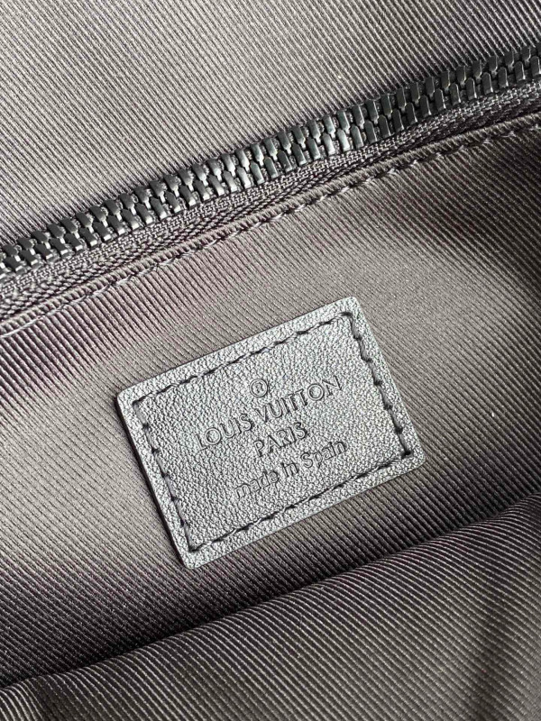 l0*is V*t0n s lock sling bag