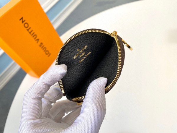 l0*is V*t0n monogram pouch