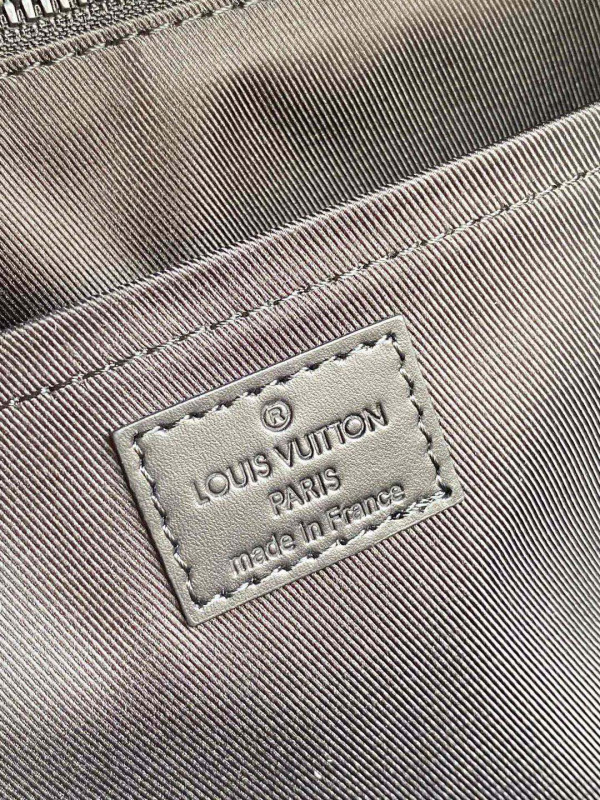 l0*is V*t0n armand backpack