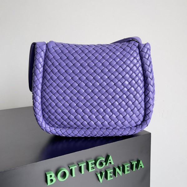 bo*te*ga Ve*ne*ta small cobble shoulder bag