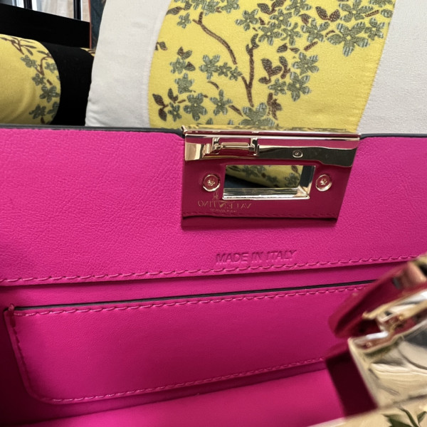 VALENTINO ROCKSTUD CALFSKIN CLUTCH