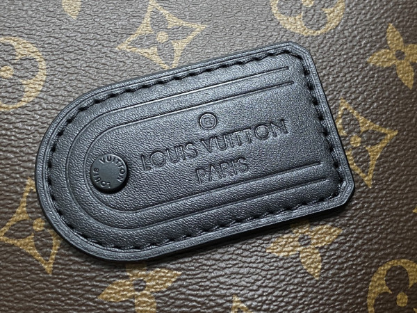 l0*is V*t0n trail messenger-31*22*11cm