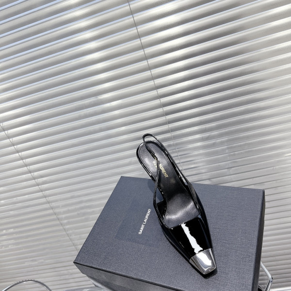 Sa**t Lau*nt heels