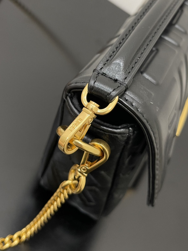 F**di baguette-19*10*4cm