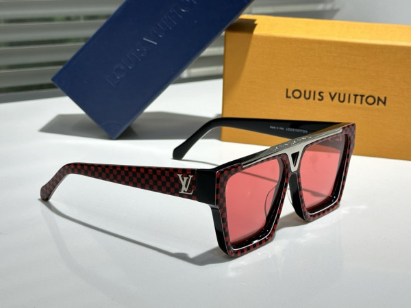 louvis V*t0n sunglasses