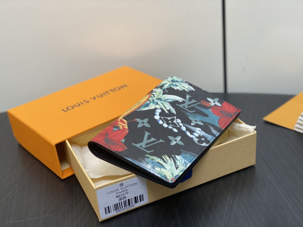 l0*is V*t0n passport cover-10*14*2.5cm