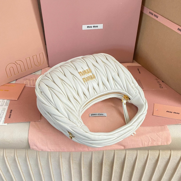 M*um*u wander matelassé nappa leather hobo bag