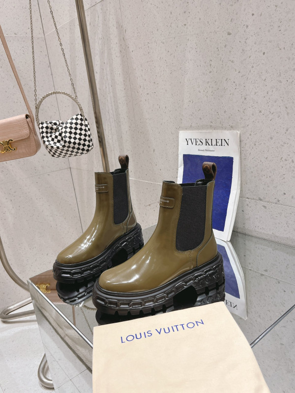 l0*is V*t0n boots