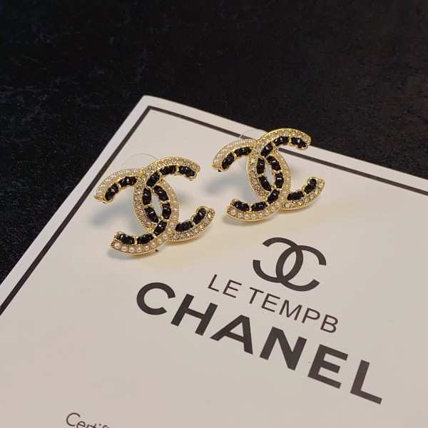 CL EARRINGS