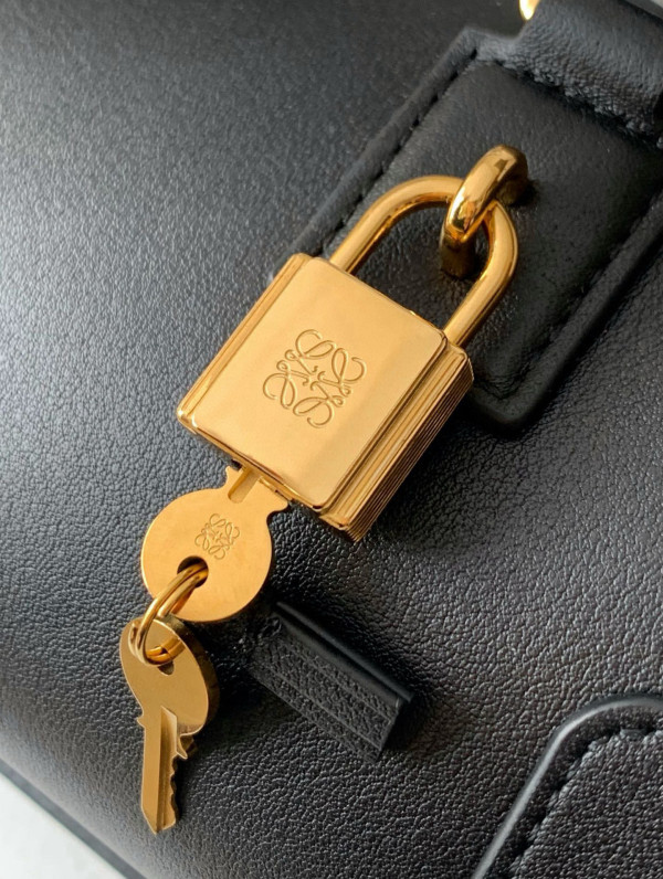 L0ew* amazona 23 cropped bag in nappa calfskin - 23*10*11cm